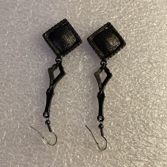 NWOT - Melanie Lyne Midnight Blue Crystal French Hook Dangle Earrings - Picture 3 of 10